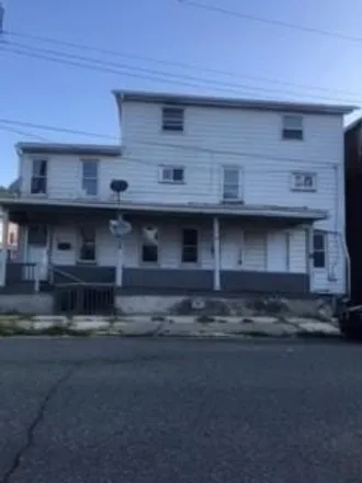Rent this 3 bed apartment on 50 East Vine Street in Tamaqua, PA 18252