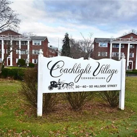 Buy this 1 bed condo on 30 Hillside Street in East Hartford, CT 06108