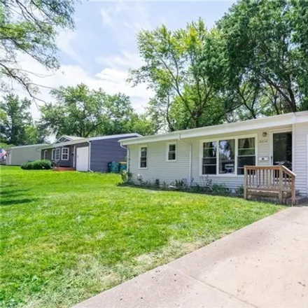 Image 2 - 9312 Widmer Rd, Lenexa, Kansas, 66215 - House for sale