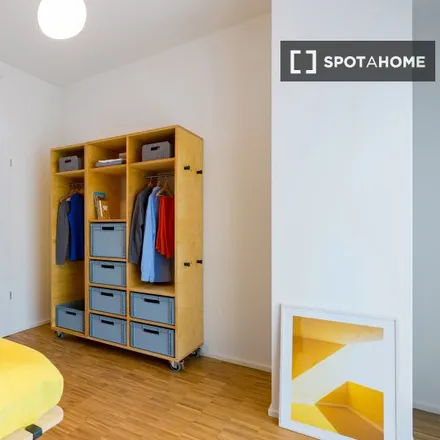 Rent this 3 bed room on Georg-Voigt-Straße 15 in 60325 Frankfurt, Germany