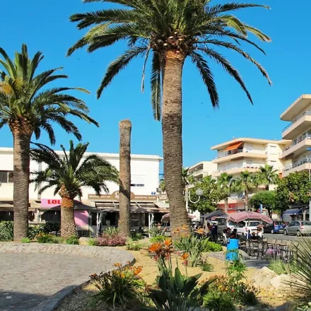 Rent this 1 bed apartment on 83240 Cavalaire-sur-Mer