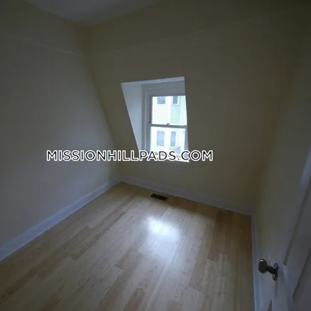 Image 8 - 177 Saint James Place, Boston, MA 02119, USA - Townhouse for rent