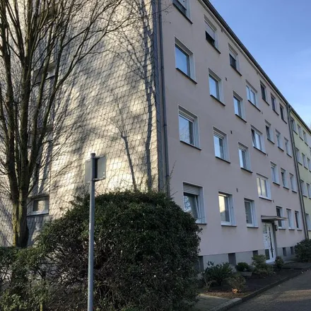 Rent this 3 bed apartment on Barmingholtener Straße 28 in 46147 Oberhausen, Germany