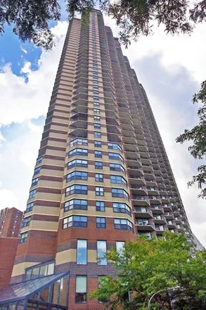 Buy this 1 bed condo on The New York Private Residences in 3660 North Lake Shore Drive, Chicago