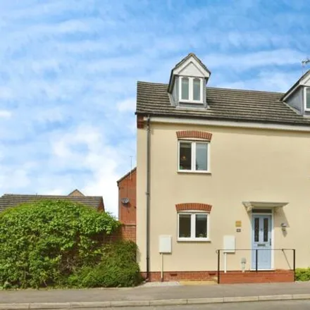 Buy this 4 bed townhouse on Lockhart Avenue in Milton Keynes, MK4 4TY