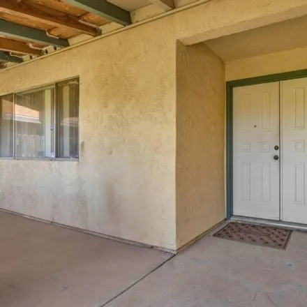 Image 3 - 3963 Wildrose Way, Rosemont, CA 95826, USA - House for sale
