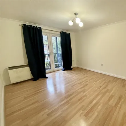 Image 3 - Brooklands, Maple Road / near Brooklands Road, Maple Road, Manchester, M23 9RL, United Kingdom - Apartment for rent