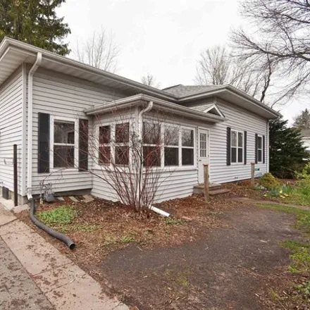 Image 2 - 2149 Center Street, Stevens Point, WI 54481, USA - House for sale