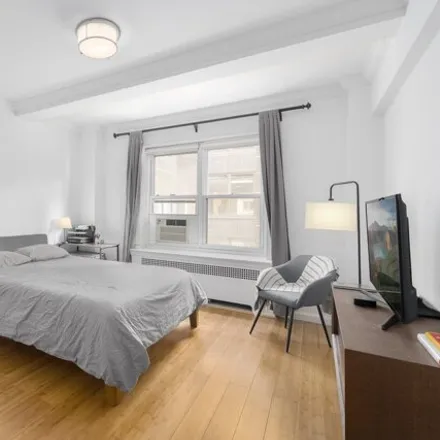 Image 9 - 45 West 54th Street, New York, NY 10019, USA - Apartment for sale