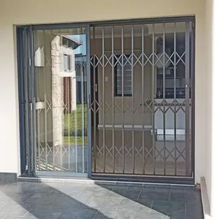 Image 5 - Mimosa Road, Nelson Mandela Bay Ward 6, Gqeberha, 6070, South Africa - Apartment for rent