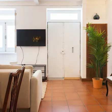 Rent this 3 bed apartment on Rua Alto de Vila in 4150-202 Porto, Portugal