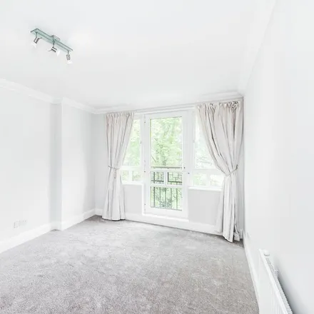 Image 5 - May Bate Avenue, London, KT2 5UL, United Kingdom - Apartment for rent