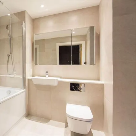 Image 2 - Sailors House, 16 Deauville Close, London, E14 0JT, United Kingdom - Apartment for rent