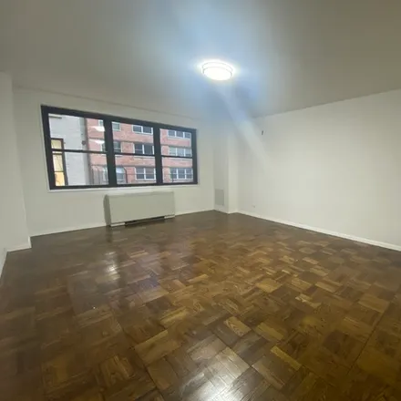 Rent this studio apartment on 96 5th Avenue
