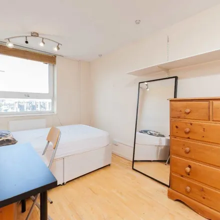 Image 2 - Thornhaugh Street, London, WC1H 0XG, United Kingdom - Apartment for rent