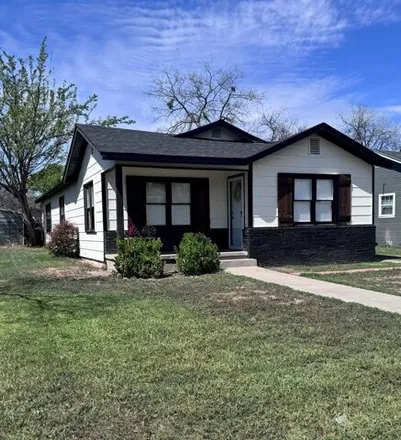 Buy this 3 bed house on 1720 West Avenue M in San Angelo, TX 76901
