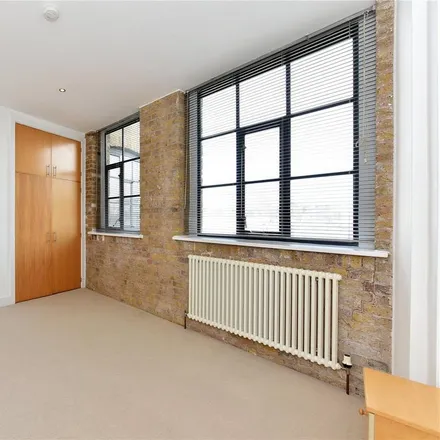 Image 5 - Saxon House, 56 Commercial Street, Spitalfields, London, E1 6RW, United Kingdom - Apartment for rent