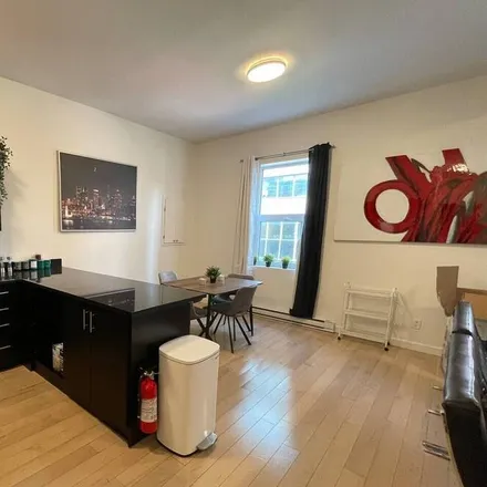 Image 1 - Ville-Marie, Montreal, QC H2X 3J5, Canada - House for rent