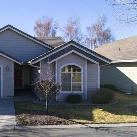 Buy this 3 bed house on 1802 Nw Nickernut Pl in Redmond, Oregon