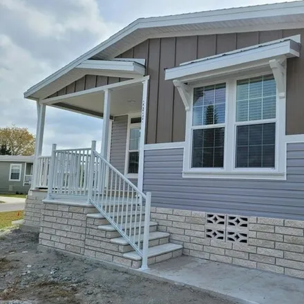 Buy this studio apartment on 2801 Canyon Drive in Orange County, FL 32822