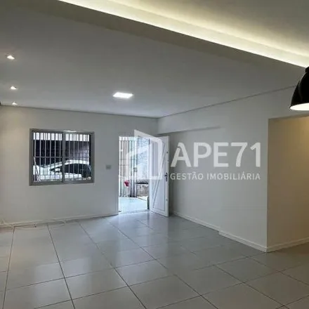 Rent this 2 bed house on Rua Robertson 622 in Cambuci, São Paulo - SP
