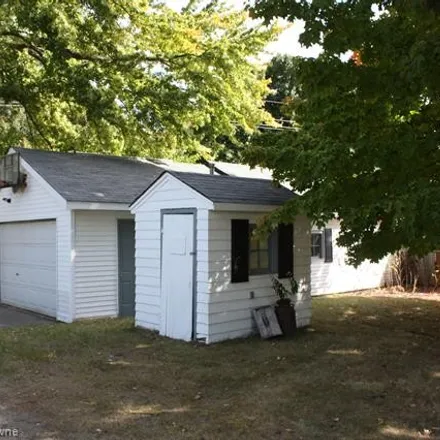 Image 4 - 4242 Pine Grove Avenue, Gardendale, Fort Gratiot Township, MI 48059, USA - House for sale