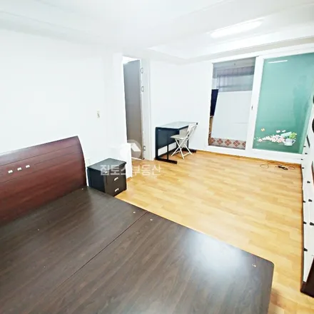Rent this 1 bed apartment on 서울특별시 서초구 잠원동 43-3