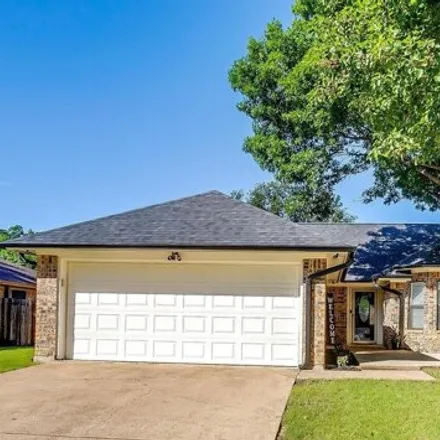 Buy this 3 bed house on 757 Parkview Drive in Burleson, TX 76097