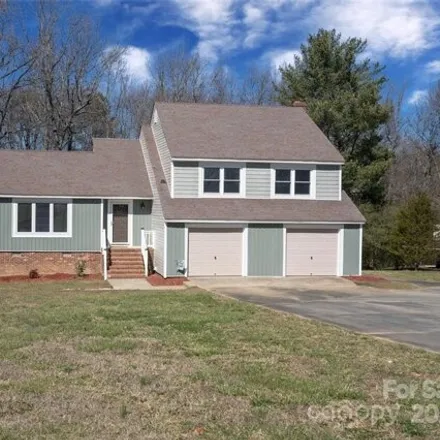 Image 1 - 1098 Sandy Court, Lake Wood, Gastonia, NC 28056, USA - House for sale