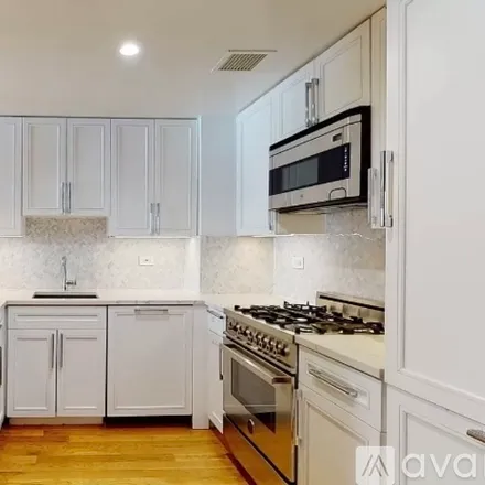 Rent this 3 bed apartment on E 88th St
