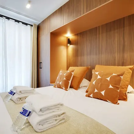 Rent this 2 bed apartment on 301 Rue de Vaugirard in 75015 Paris, France