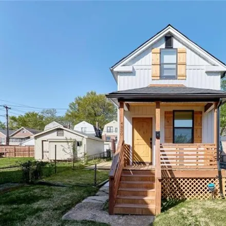 Buy this 3 bed house on 4830 Goethe Avenue in St. Louis, MO 63116