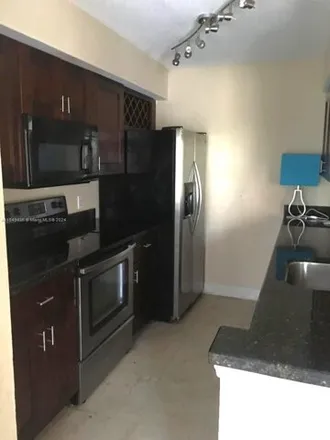 Image 5 - 2421 Northwest 33rd Street, Royal Palm Isles, Broward County, FL 33309, USA - Condo for rent