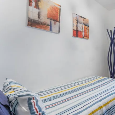 Image 4 - Carrer de Xiva, 25, 46018 Valencia, Spain - Apartment for rent