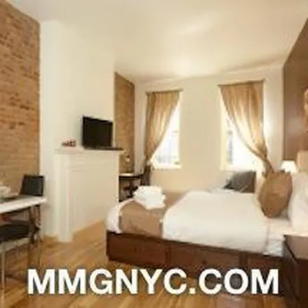 Rent this 1 bed townhouse on 400 East 50th Street in New York, NY 10022