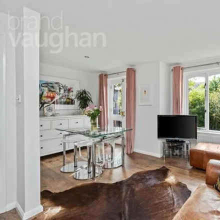 Image 3 - Middle Road, Brighton, BN1 6SR, United Kingdom - Townhouse for sale