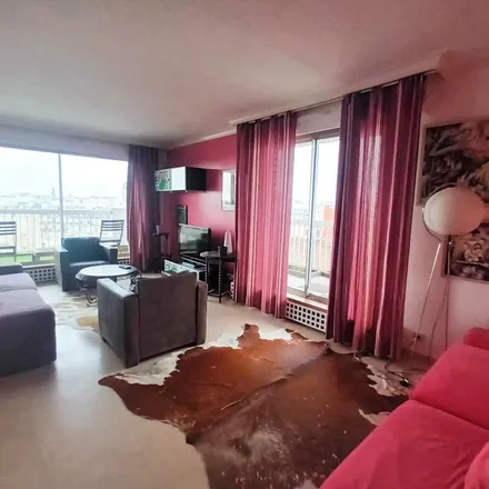 Rent this 3 bed apartment on 52 Rue du Rendez-Vous in 75012 Paris, France