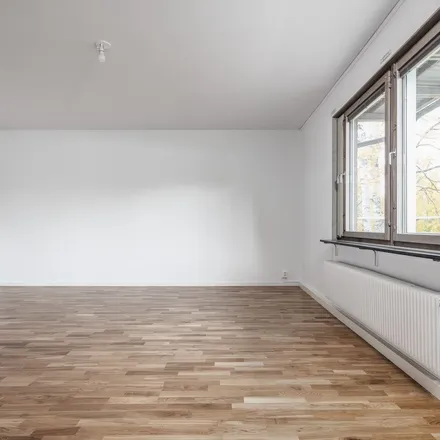 Rent this 4 bed apartment on Assistentvägen in 977 52 Luleå, Sweden
