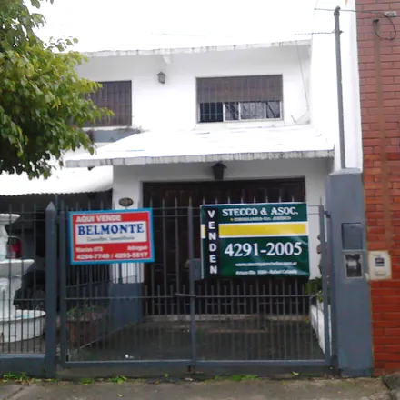 Buy this studio house on Colón 3635 in Rafael Calzada, Argentina