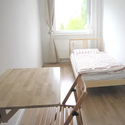 Rent this 3 bed room on Gélieustraße 5 in 12203 Berlin, Germany