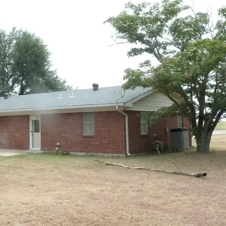 Image 5 - 101 Boggess Street, Saint Jo, Montague County, TX 76265, USA - House for sale