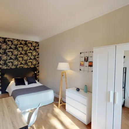 Rent this 5 bed room on 12 Place du Maréchal Leclerc in 59800 Lille, France