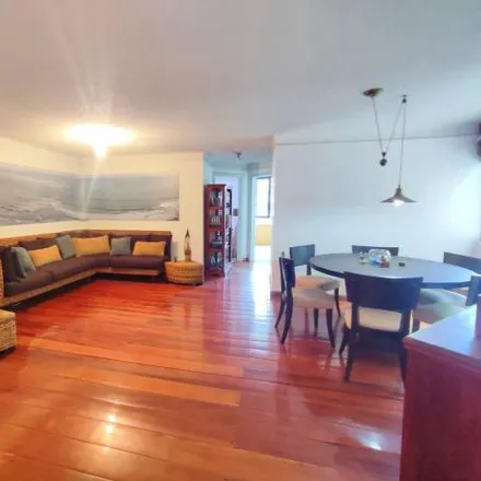 Buy this 2 bed apartment on Peluquería in Avenida Diego Vasquez de Cepeda, 170310