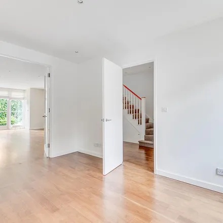 Image 3 - 10 Hall Gate, London, NW8 9PG, United Kingdom - Townhouse for rent