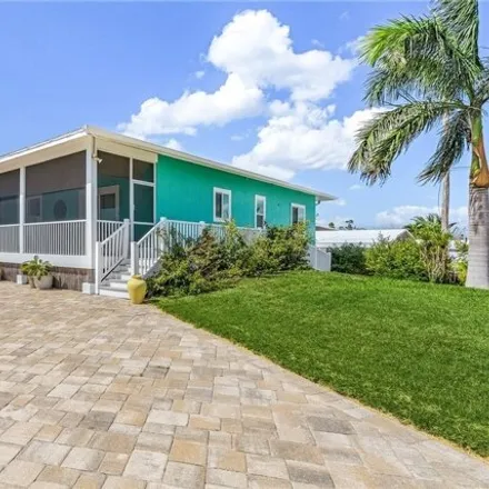 Image 1 - Coconut Drive, Saint James City, Lee County, FL, USA - House for sale