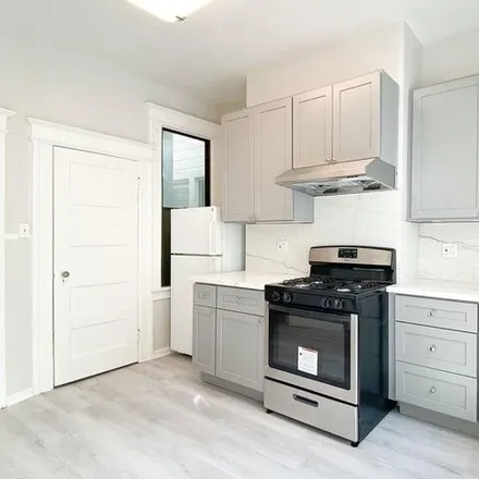 Rent this 2 bed apartment on 527;529;531 Union Street in San Francisco, CA 94133