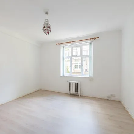 Rent this 1 bed apartment on Gilling Court in Belsize Grove, London