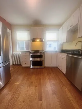 Image 2 - 112 Franklin Street, Brookline, MA 02445, USA - Apartment for rent