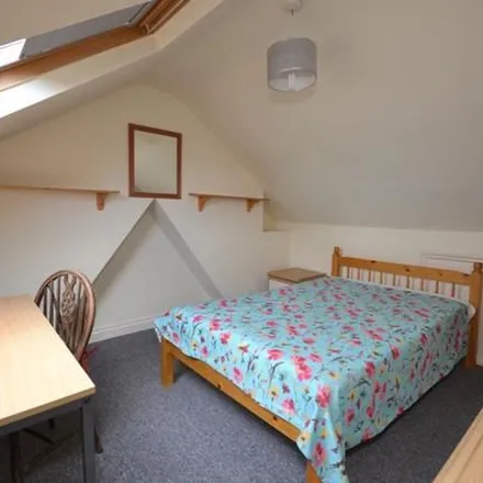 Rent this 6 bed townhouse on 29 Mount Pleasant Road in Exeter, EX4 7AD