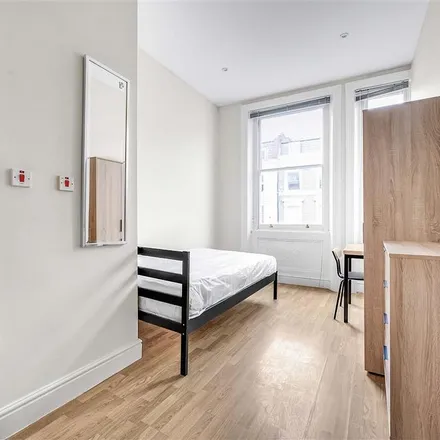 Rent this studio apartment on 18 Collingham Place in London, SW5 0PY